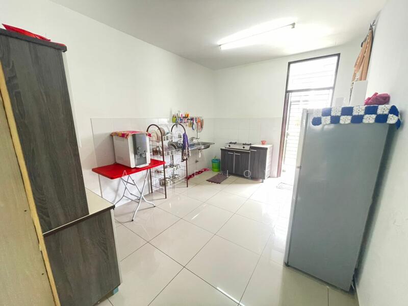 2-storey Terraced House for Sale in Rawang (Selangor) - Alice Low - Kitchen - PropertyGuru.com.my