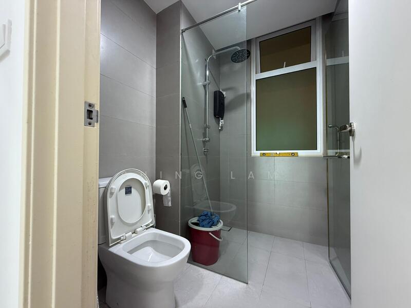 Kondominium untuk Disewa di Ferringhi Residence 2 - Shing Lam - Bathroom - PropertyGuru.com.my