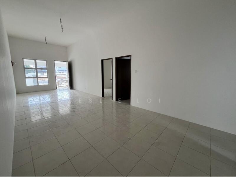 1-storey Terraced House for Sale in Taman Landeh (Kuching) - Leslie Loi - Living Room - PropertyGuru.com.my