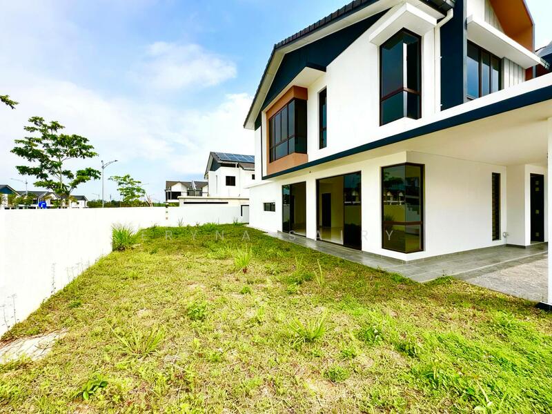 2-storey Terraced House for Sale in Sepang (Selangor) - Eryna Sairy - Exterior - PropertyGuru.com.my