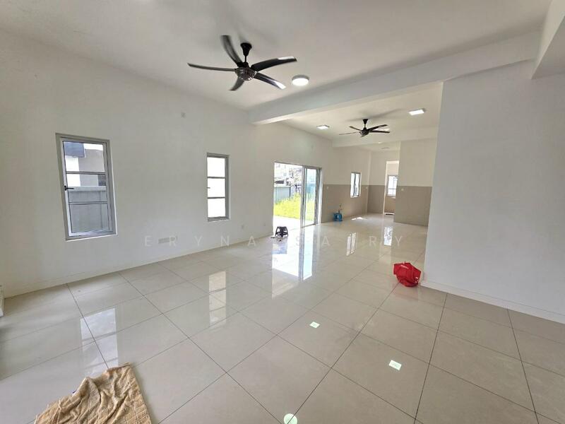 2-storey Terraced House for Sale in Semenyih (Selangor) - Eryna Sairy - Living Room - PropertyGuru.com.my