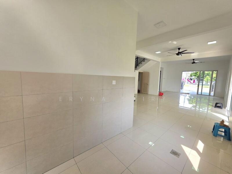 2-storey Terraced House for Sale in Semenyih (Selangor) - Eryna Sairy - Living Room - PropertyGuru.com.my