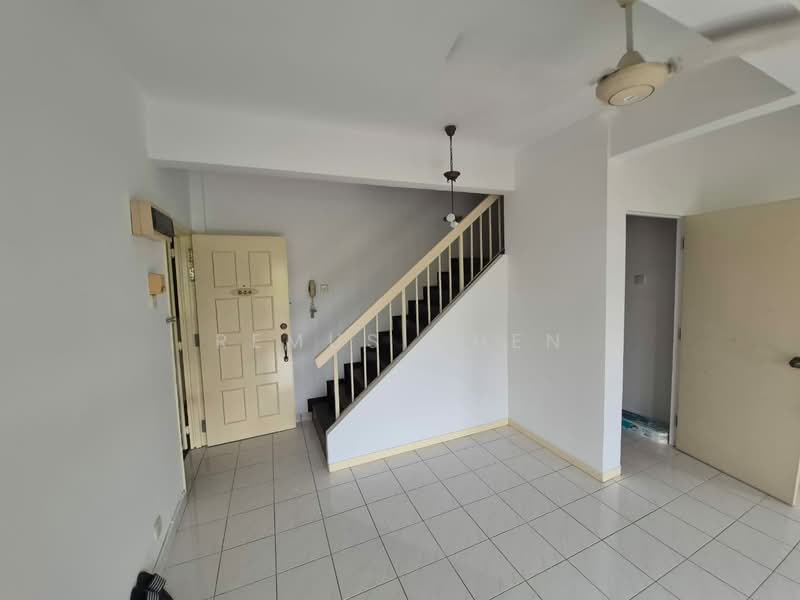 Townhouse for Sale in Jalan Klang Lama (Old Klang Road) (Kuala Lumpur) - Remus Chen - Living Room - PropertyGuru.com.my