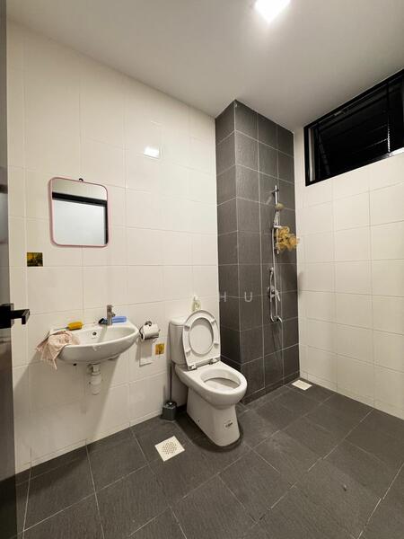 2-storey Terraced House for Sale in Taman Redang (Johor Bahru) - Kok Hui - Bathroom - PropertyGuru.com.my