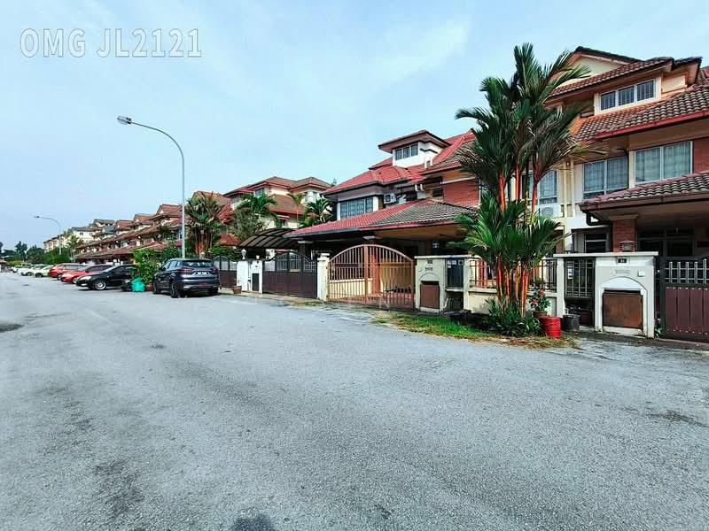 2.5-storey Terraced House for Sale in Bandar Bukit Tinggi (Klang) - Yongsen Lim - Exterior - PropertyGuru.com.my