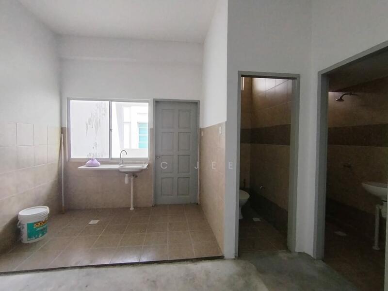 Shop for Rent in Kuching (Sarawak) - KC Jee - Bathroom - PropertyGuru.com.my