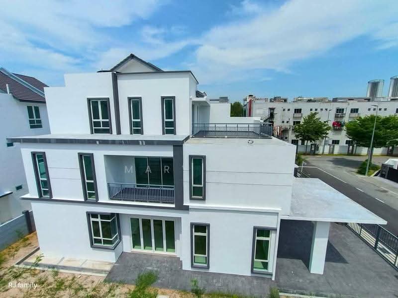Rumah Berkembar untuk Dijual di Taman Klebang Utama (Klebang) - Mary Low - Exterior - PropertyGuru.com.my