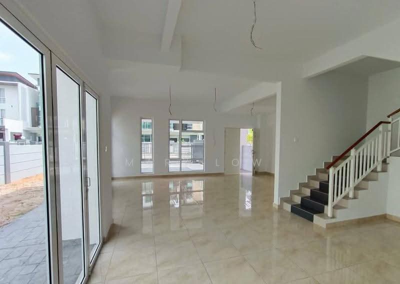 Rumah Berkembar untuk Dijual di Taman Klebang Utama (Klebang) - Mary Low - Living Room - PropertyGuru.com.my