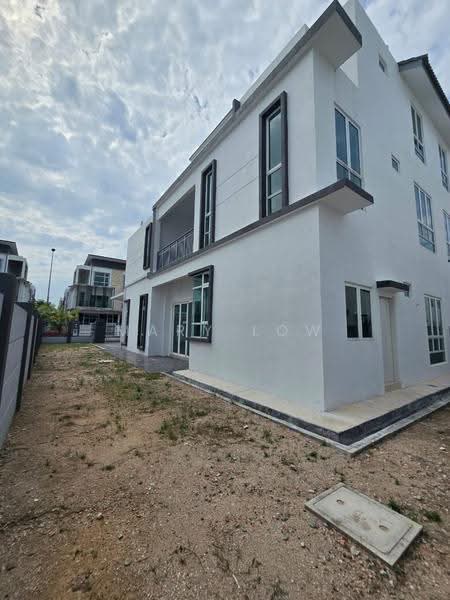 Rumah Berkembar untuk Dijual di Taman Klebang Utama (Klebang) - Mary Low - Exterior - PropertyGuru.com.my