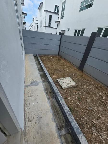 Rumah Berkembar untuk Dijual di Taman Klebang Utama (Klebang) - Mary Low - Exterior - PropertyGuru.com.my