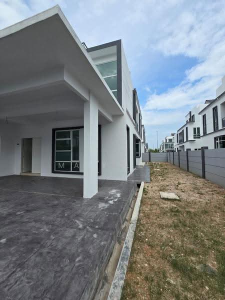 Rumah Berkembar untuk Dijual di Taman Klebang Utama (Klebang) - Mary Low - Exterior - PropertyGuru.com.my