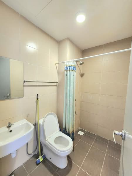 Service Residence for Sale at Pandan Residence - Alex Lim - Bathroom - PropertyGuru.com.my