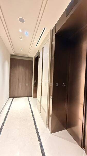 Private lift lobby