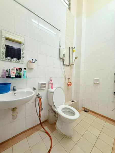2-storey Terraced House for Rent in Setia Alam (Selangor) - Ryan . - Bathroom - PropertyGuru.com.my
