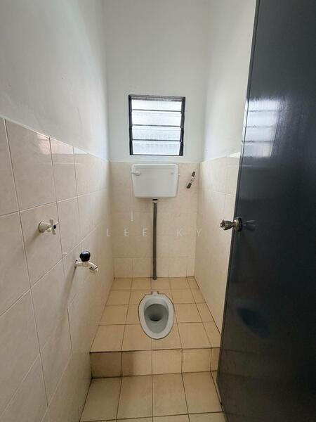 2-storey Terraced House for Sale in Taman Nusantara (Iskandar Puteri (Nusajaya)) - Lee KY - Bathroom - PropertyGuru.com.my