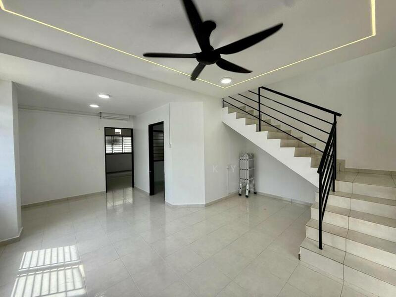 2-storey Terraced House for Sale in Taman Nusantara (Iskandar Puteri (Nusajaya)) - Lee KY - Living Room - PropertyGuru.com.my