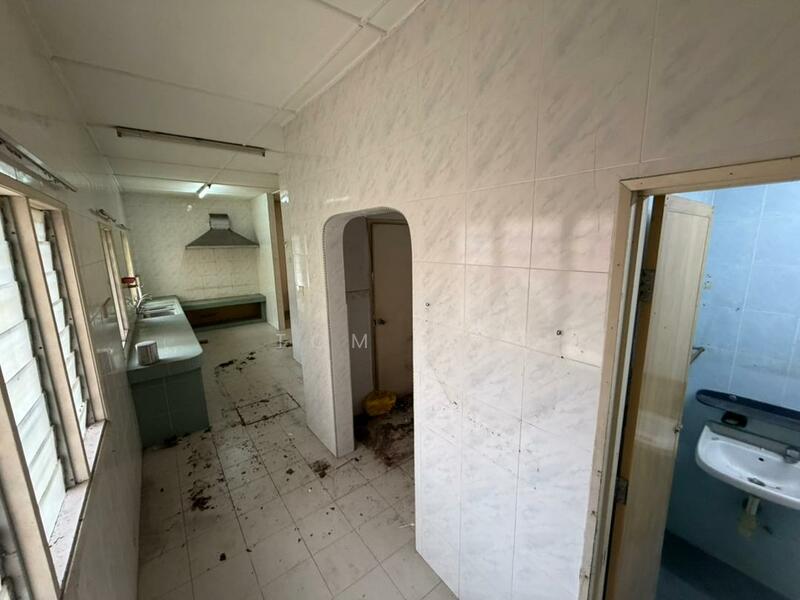 2-storey Terraced House for Sale in Bandar Country Homes (Rawang) - Tom Yip - Kitchen - PropertyGuru.com.my