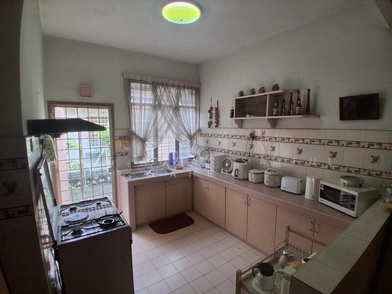 2-storey Terraced House for Sale in Usj 3a (Subang Jaya) - Mohd Aizat Saiful Bahri - Kitchen - PropertyGuru.com.my