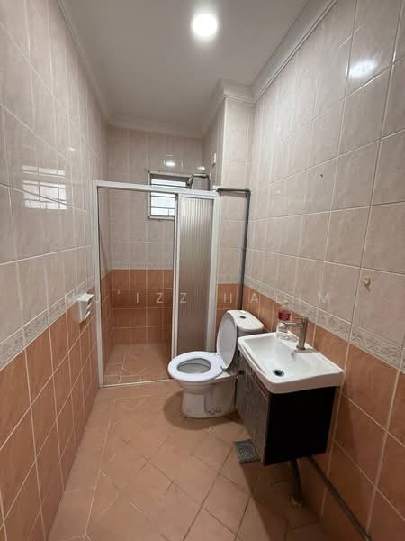 Perdana Lakeview East untuk Untuk Disewa - RM 4,500 /bulan, Mac 2026 - Bathroom - PropertyGuru.com.my