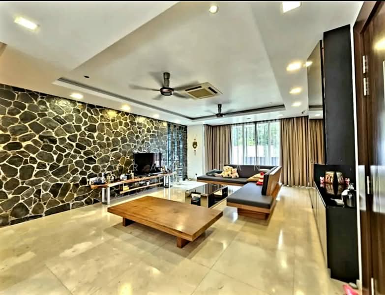 Bungalow for Sale in Taman Equine (Seri Kembangan) - Grace Tan - Living Room - PropertyGuru.com.my