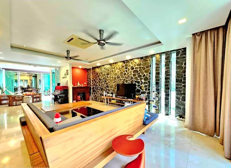 Bungalow for Sale in Taman Equine (Seri Kembangan) - Grace Tan - Living Room - PropertyGuru.com.my