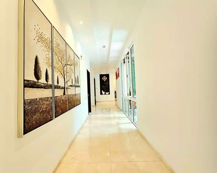 Bungalow for Sale in Taman Equine (Seri Kembangan) - Grace Tan - Corridor - PropertyGuru.com.my