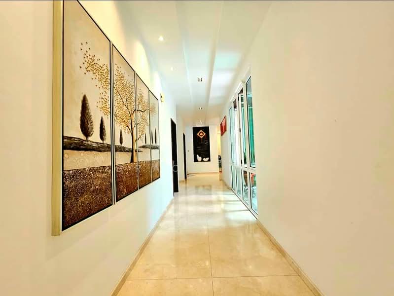 Bungalow for Sale in Taman Equine (Seri Kembangan) - Grace Tan - Corridor - PropertyGuru.com.my