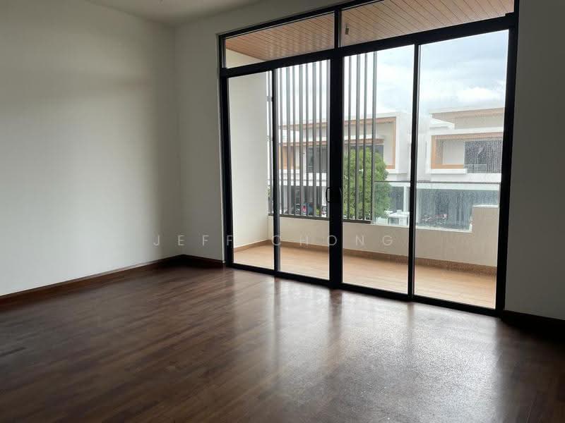 Rumah Teres 2-Tingkat untuk Dijual di Eco Sanctuary (Telok Panglima Garang) - Jeff Chong - Balcony - PropertyGuru.com.my