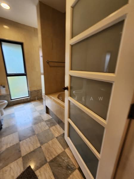 Bungalow for Rent in Bukit Gita Bayu (Seri Kembangan) - Teresa Law - Bathroom - PropertyGuru.com.my