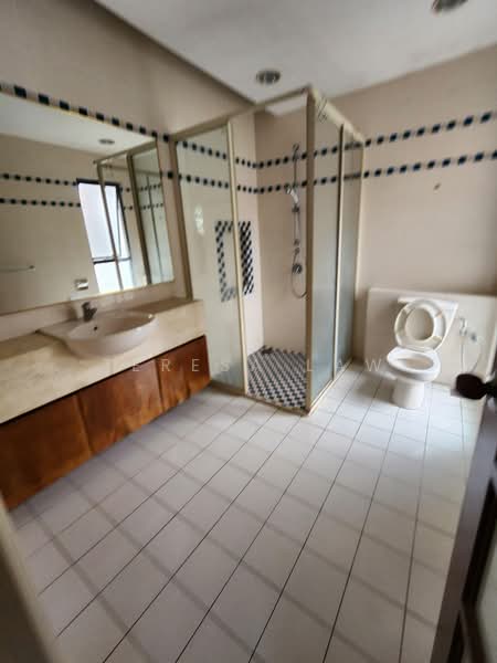 Bungalow for Rent in Bukit Gita Bayu (Seri Kembangan) - Teresa Law - Bathroom - PropertyGuru.com.my