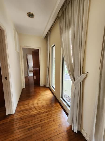 Bungalow for Rent in Bukit Gita Bayu (Seri Kembangan) - Teresa Law - Corridor - PropertyGuru.com.my