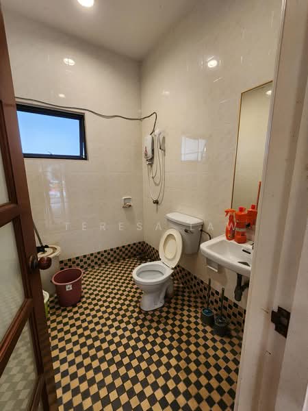 Bungalow for Rent in Bukit Gita Bayu (Seri Kembangan) - Teresa Law - PropertyGuru.com.my