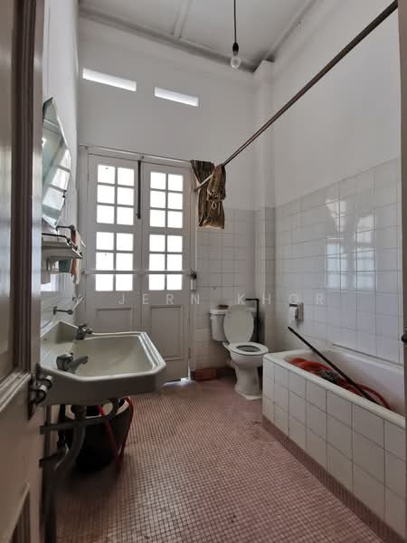 Rumah Banglo untuk Disewa di Pulau Tikus (Penang) - Y Jern Khor - Bathroom - PropertyGuru.com.my