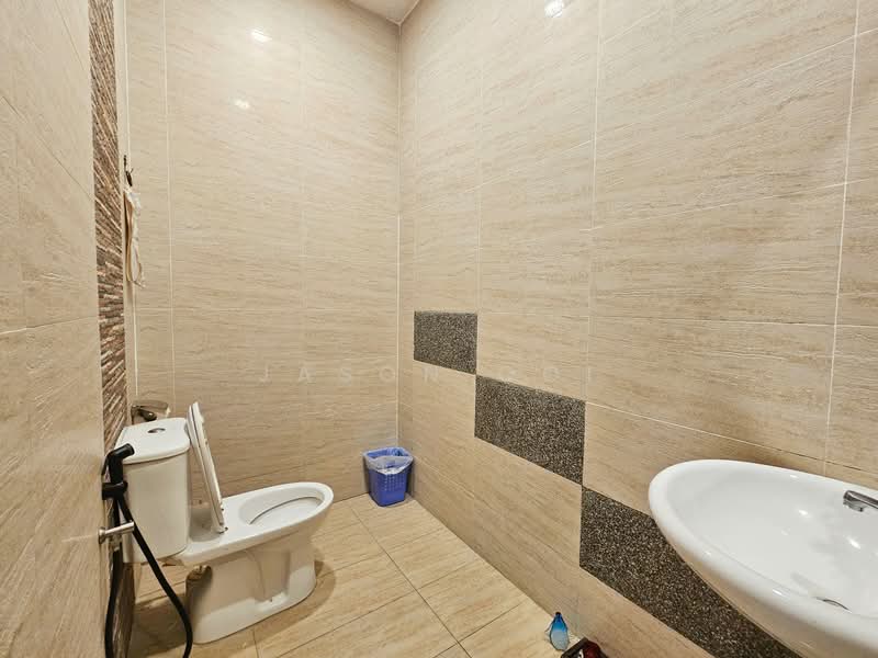 Semi-Detached House for Sale in Kota Kemuning (Shah Alam) - Jason Ooi - Bathroom - PropertyGuru.com.my