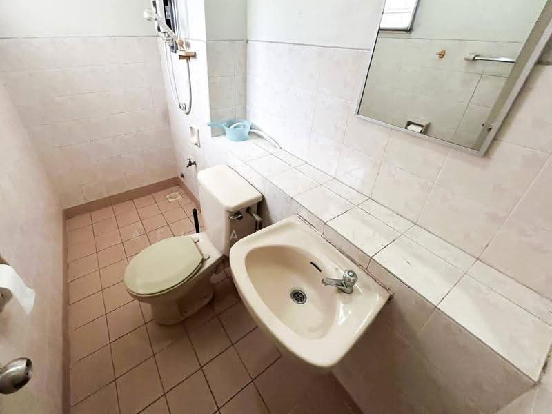 Rumah Teres 2-Tingkat untuk Dijual di Usj 22 (Subang Jaya) - Afiqah zaidi - Bathroom - PropertyGuru.com.my