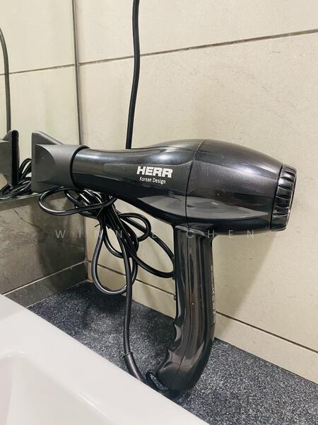 Hairdryer 
