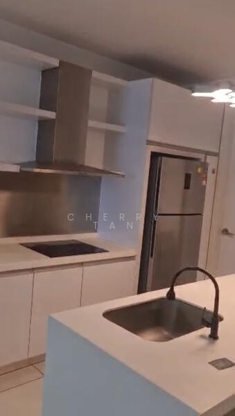 Eco Sky untuk Untuk Disewa - RM 2,200 /bulan, Mac 2026 - Kitchen - PropertyGuru.com.my