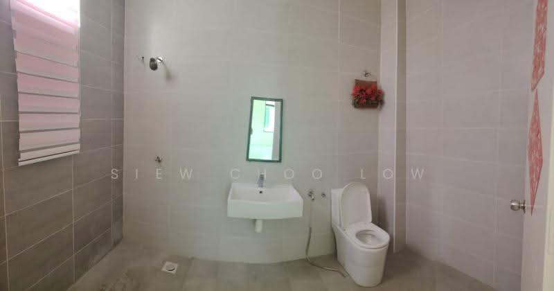 Rumah Berkembar untuk Dijual di Taman Ozana Impian (Bukit Katil) - Mary Low - Bathroom - PropertyGuru.com.my