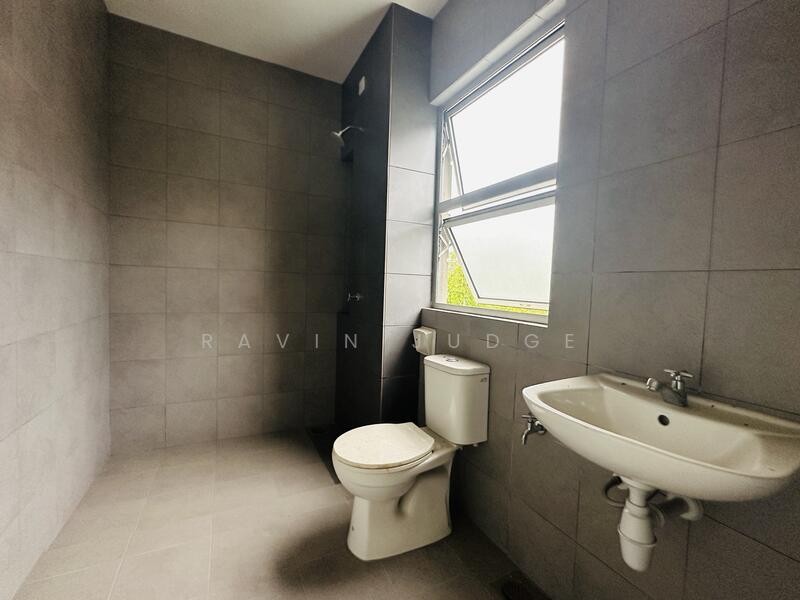Rumah Teres 2-Tingkat untuk Dijual di Bandar Gamuda Gardens (Rawang) - Ravin Judge - Bathroom - PropertyGuru.com.my