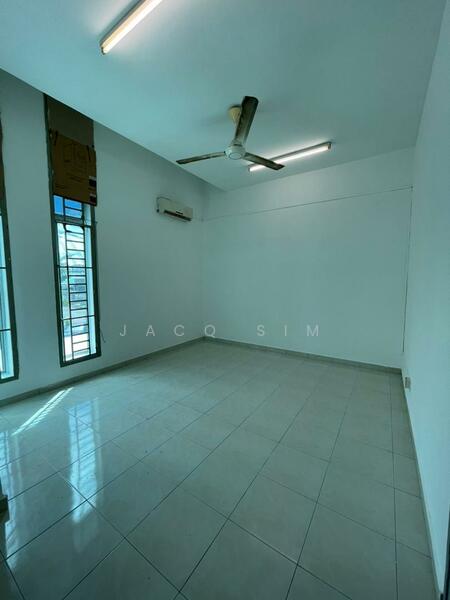 Untuk Dijual - BANDAR LAYANGKASA