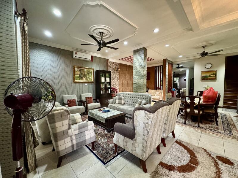 Rumah Teres 2 Tingkat untuk Dijual di Shah Alam (Selangor) - Azian Nasa - Living Area - PropertyGuru.com.my