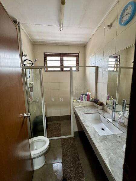 Rumah Teres 2 Tingkat untuk Dijual di Shah Alam (Selangor) - Azian Nasa - Bathroom - PropertyGuru.com.my
