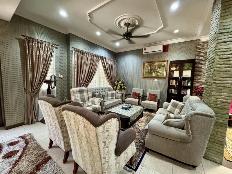 Rumah Teres 2 Tingkat untuk Dijual di Shah Alam (Selangor) - Azian Nasa - Living Room - PropertyGuru.com.my