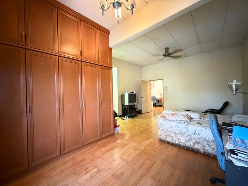 Bukit Jelutong untuk Untuk Dijual - RM 1,350,000, Mac 2026 - Bedroom - PropertyGuru.com.my