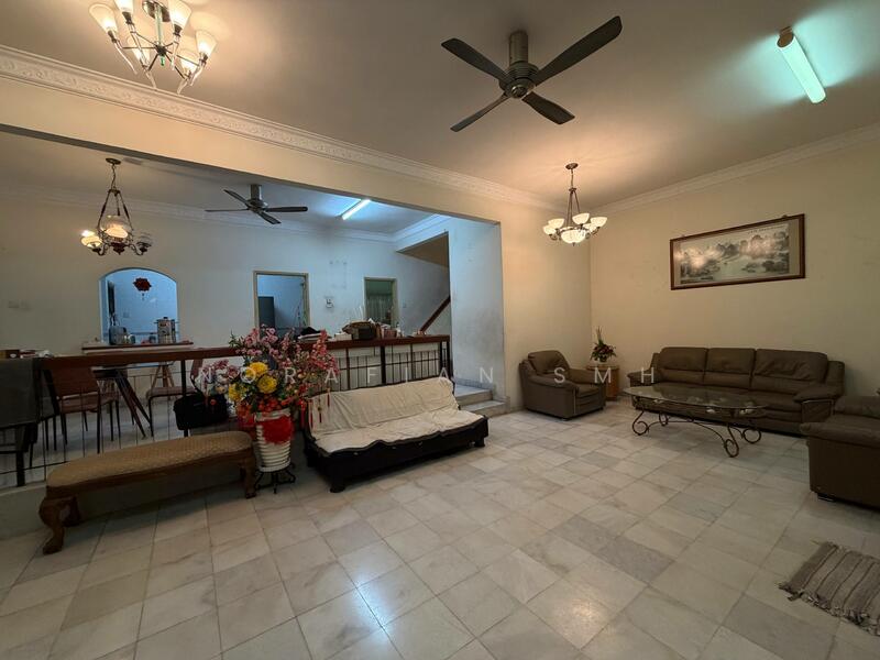 Bukit Jelutong untuk Untuk Dijual - RM 1,350,000, Mac 2026 - Living Room - PropertyGuru.com.my