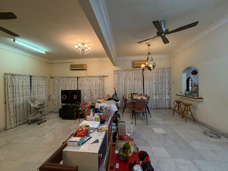 Bukit Jelutong untuk Untuk Dijual - RM 1,350,000, Mac 2026 - Living Room - PropertyGuru.com.my