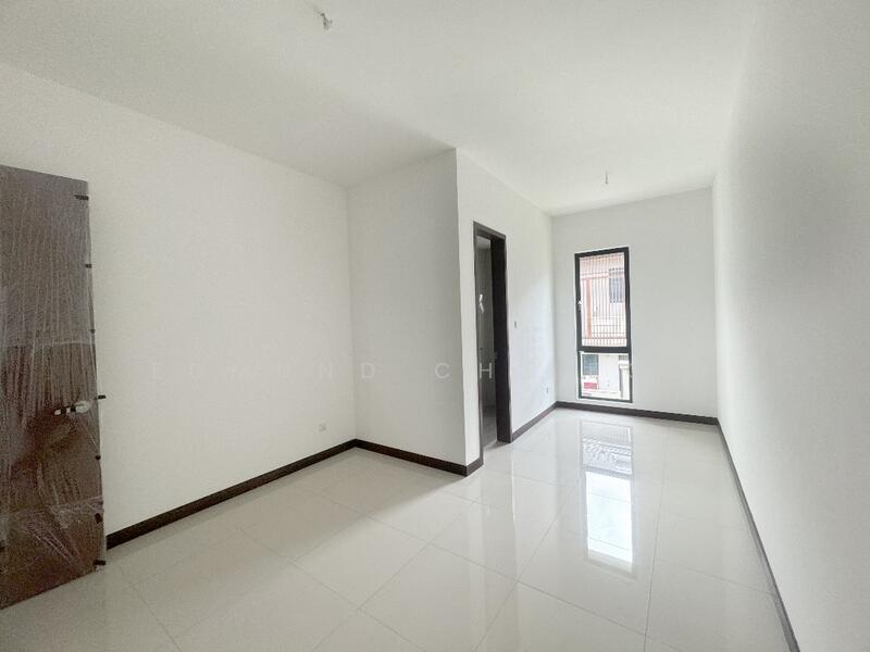 Semi-Detached House for Sale in Rawang (Selangor) - Edmund CH Leow - PropertyGuru.com.my