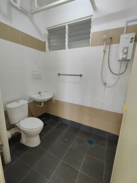 Condominium for Sale at D'Piazza - Cy Issac Lee - Bathroom - PropertyGuru.com.my