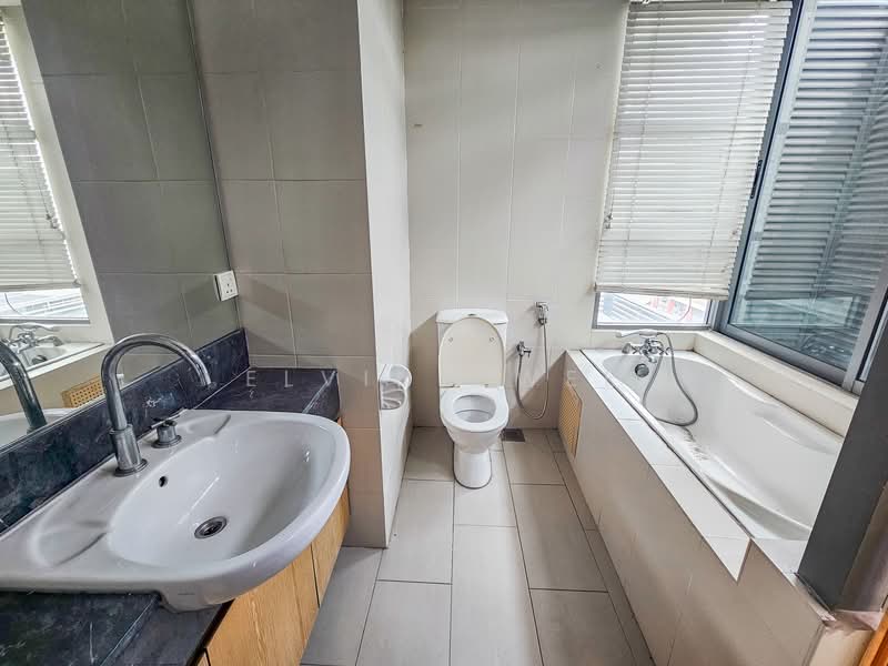 Saujana Residency untuk Untuk Dijual - RM 890,000, Mac 2026 - Bathroom - PropertyGuru.com.my