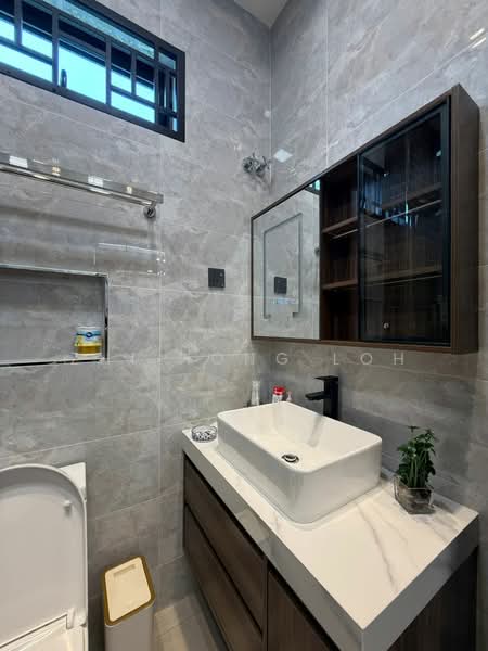 Rumah Berkembar untuk Dijual di Ukay Perdana (Ulu Kelang) - Zhi Hong Loh - Bathroom - PropertyGuru.com.my